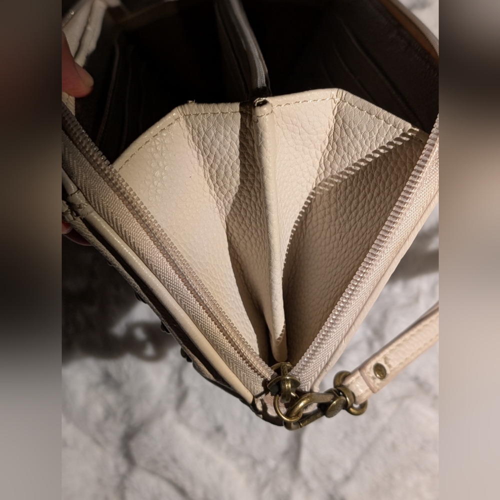 The Sak Iris Studded Leather Smartphone Cream In Excellent Condition! - Picture 7 of 11